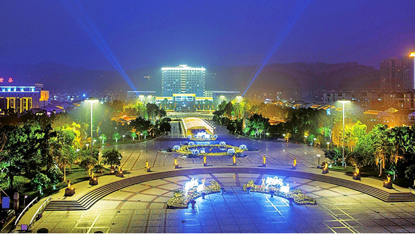 城市广场夜景照明要从市民的生活需求出发