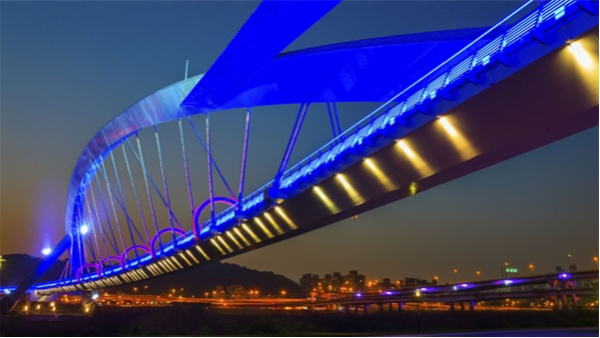 桥梁景观亮化工程要体现个性化的特点