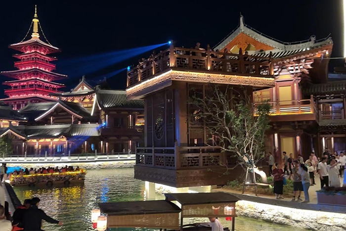 以光影叙事 以技术赋能：灯光亮化铸就景区夜游标杆