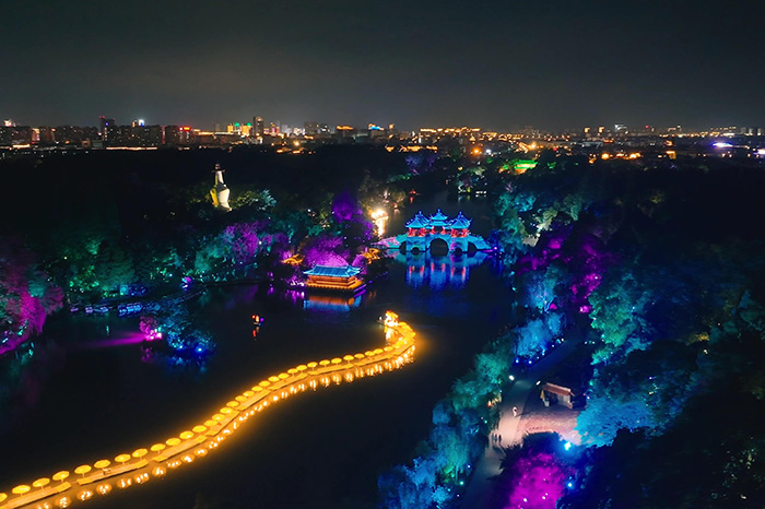 景区灯光亮化挖掘本地文化底蕴，用夜景内容激活夜间客流