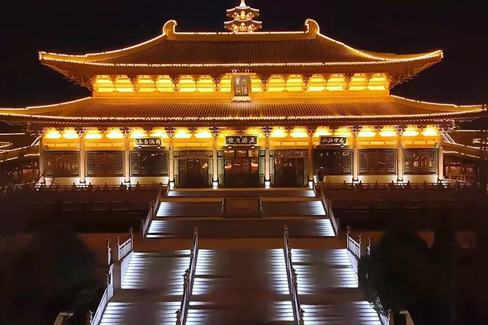 白天人气爆满夜里空荡，缺专业亮化让景区损失千万夜间流量