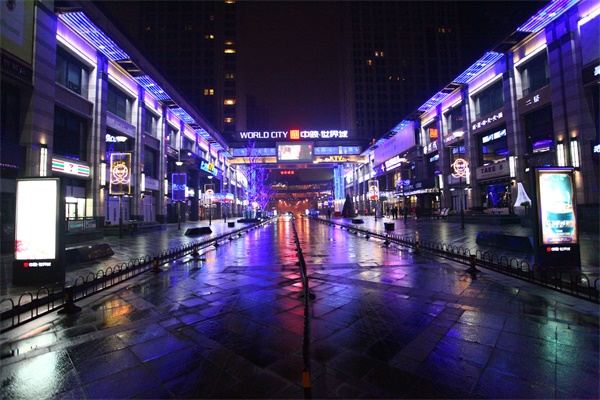 购物广场亮化工程影响着城市的经济脉搏