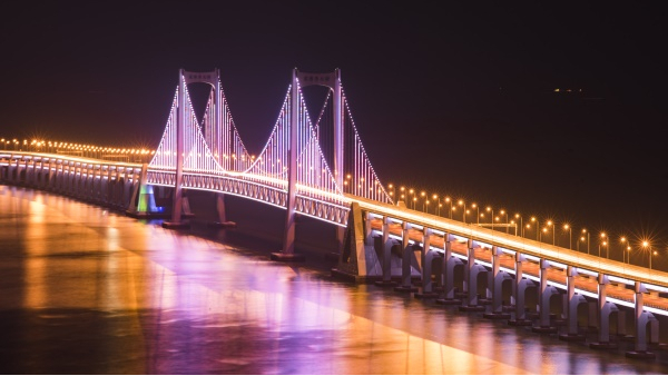 桥梁灯光亮化应该如何设计？