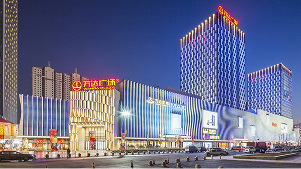 商业广场亮化工程可以达到渲染购物氛围的目的
