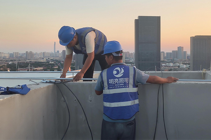 明亮照明集团亮化施工现场