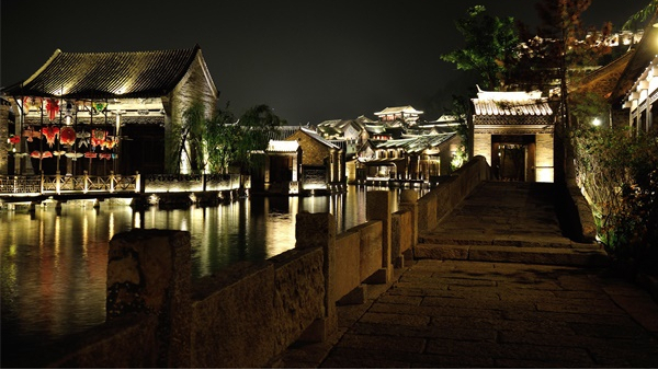 旅游小镇景观亮化推动夜游经济发展的助燃剂