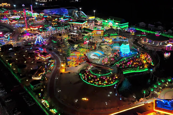 做游乐园亮化：让园区更有氛围感，提升口碑；不做：夜晚游客差评易增多