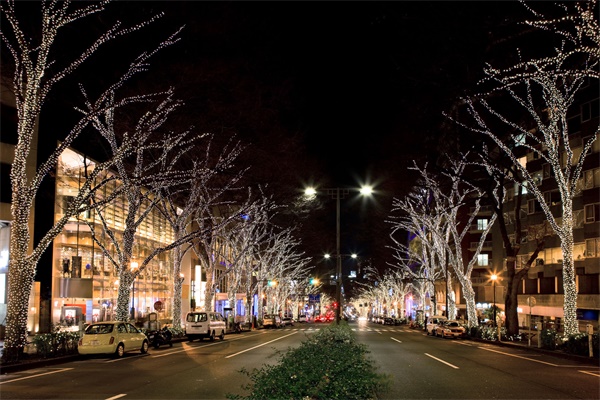 商业街夜景亮化能够体现城市的繁荣