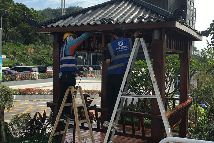 明亮照明集团香港亮化项目施工现场