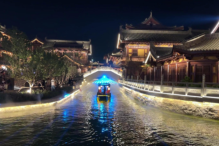 墨痕灯影：书法艺术与景区亮化的笔墨交融